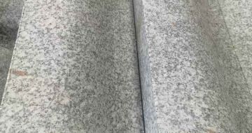 龙岩芙蓉白S型拉丝面路沿石