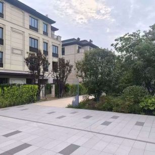 龙岩 芝麻白与芝麻白搭配铺装，尺寸1200*600