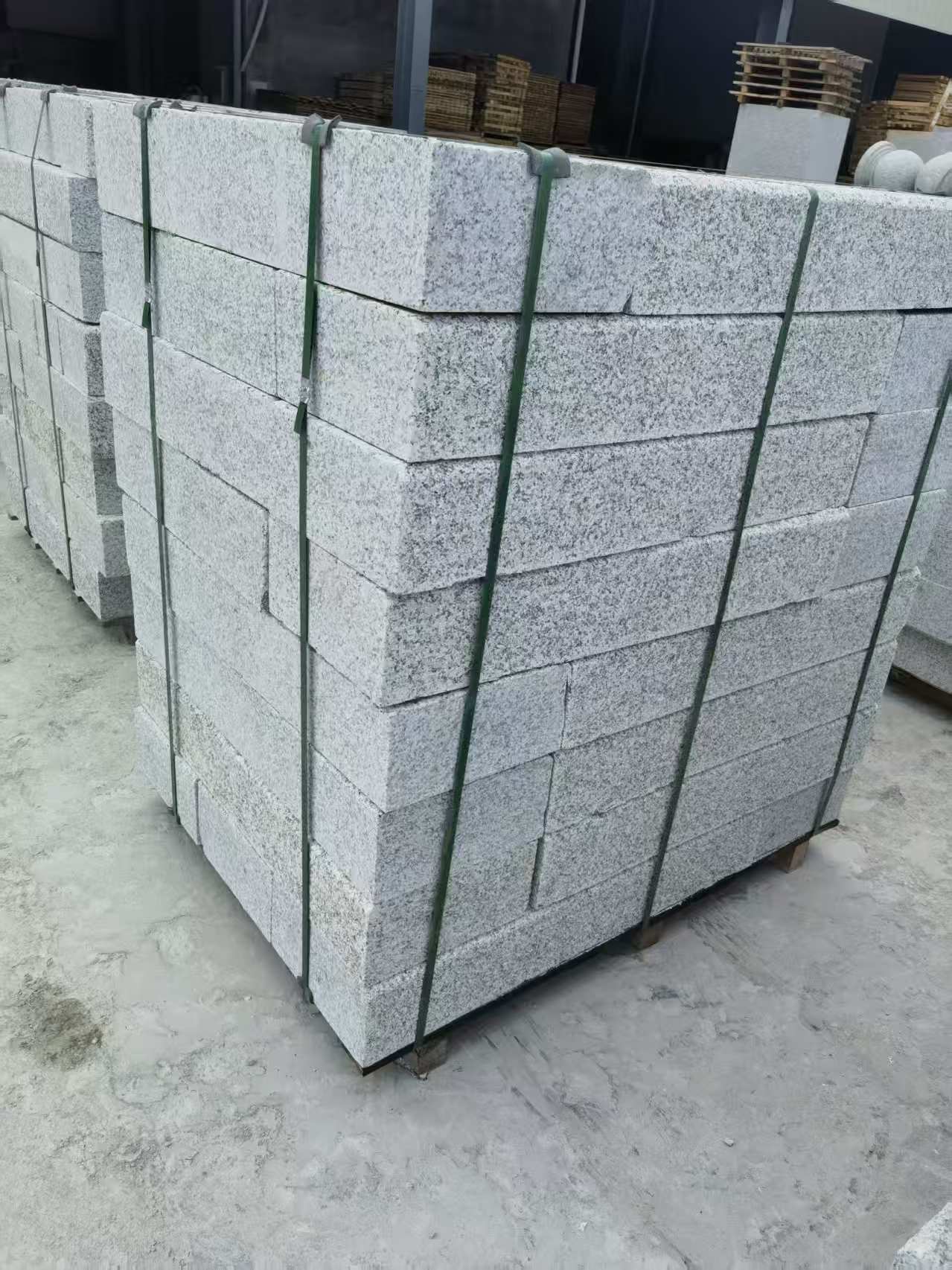 龙岩 芙蓉白火烧两面路沿石