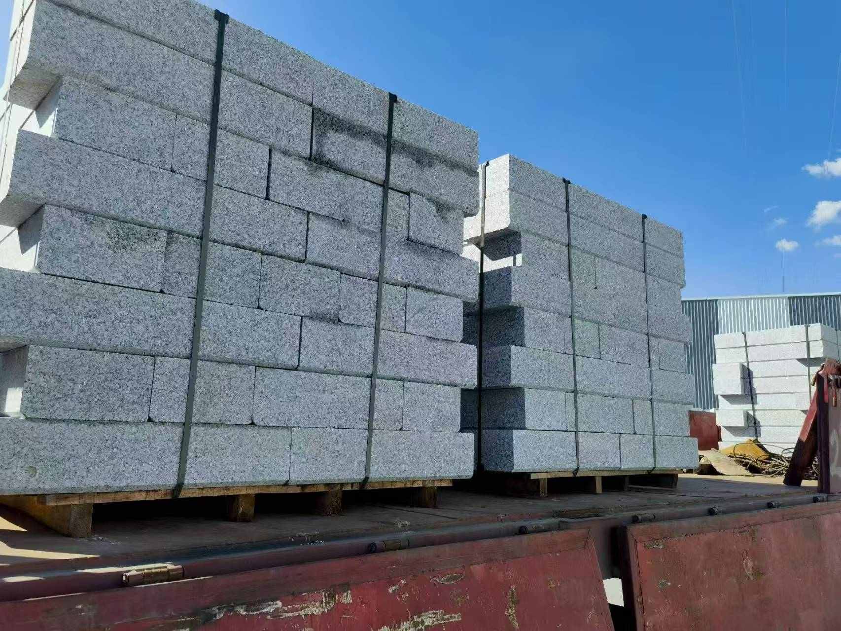 龙岩 路沿石装车出货