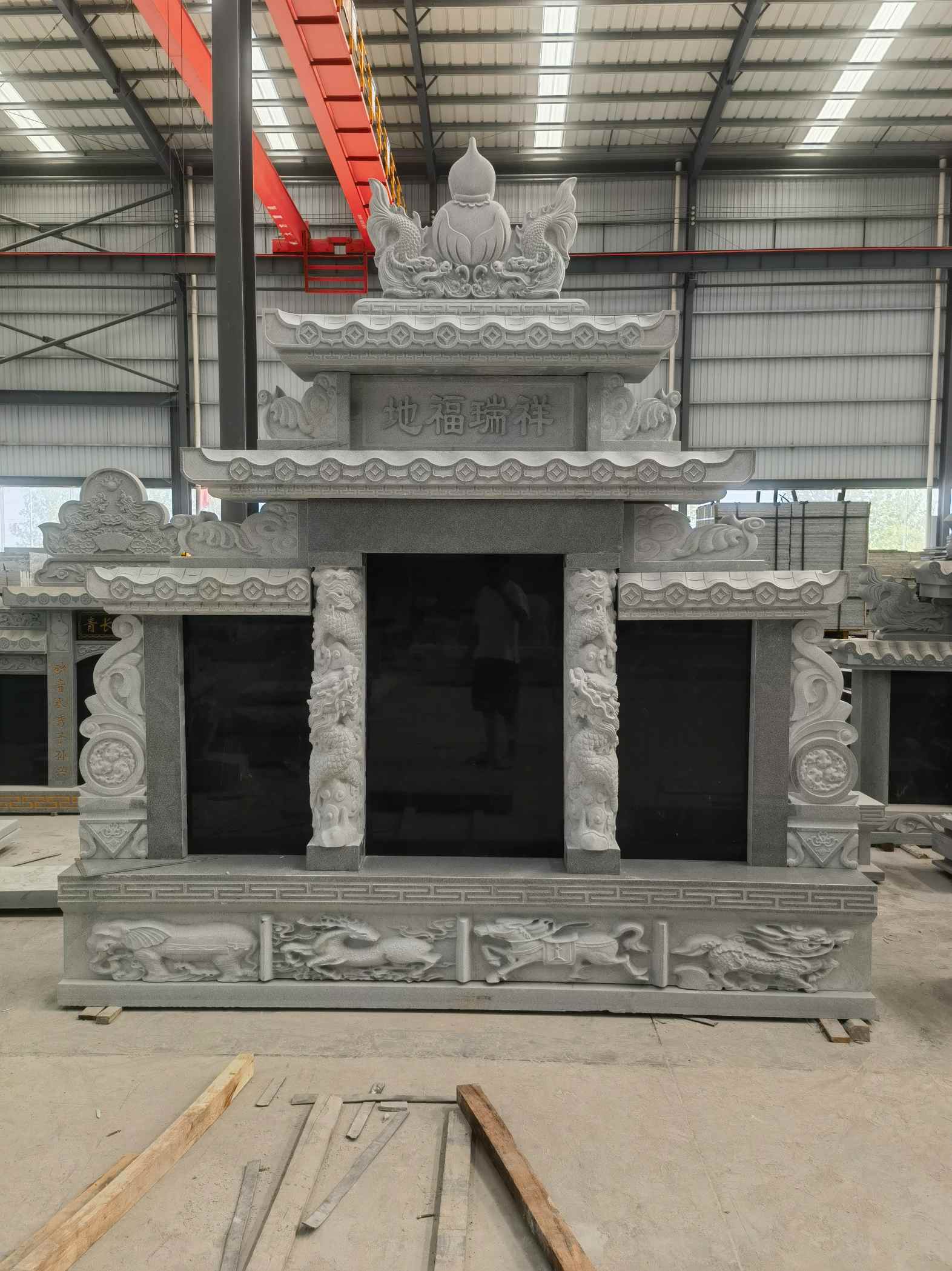 龙岩 芝麻灰高档墓碑、土墓，一套也支持定做