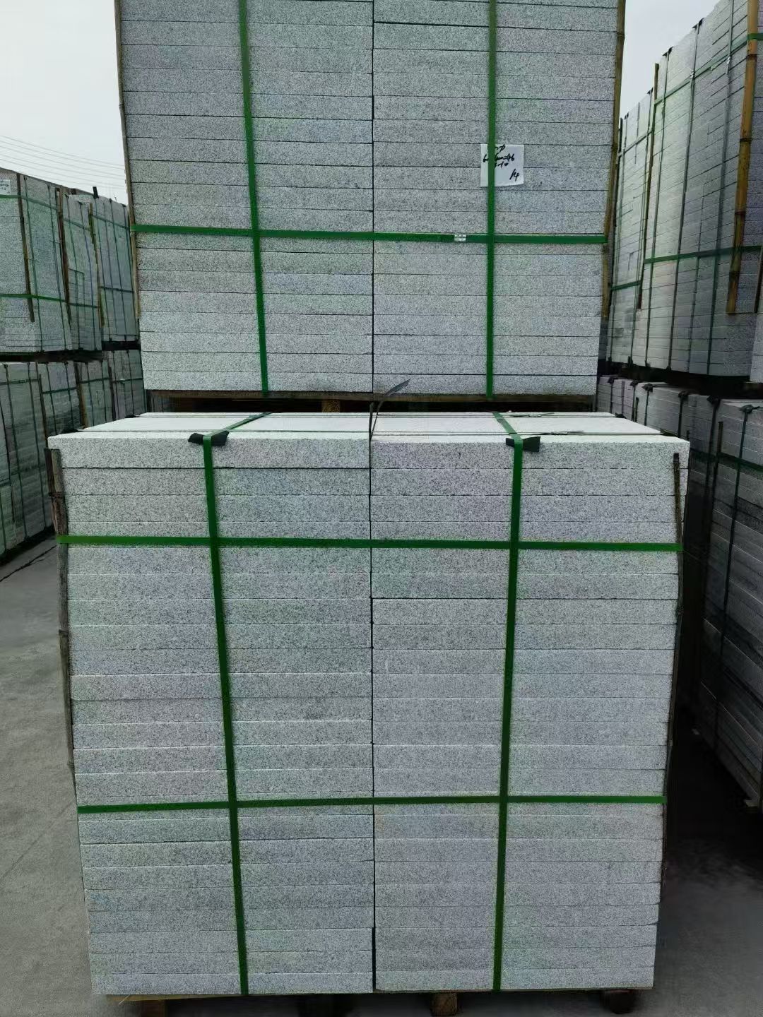 龙岩 火烧面地铺石，街道广场园林市政工程板，1.8~5.0厚均有现货