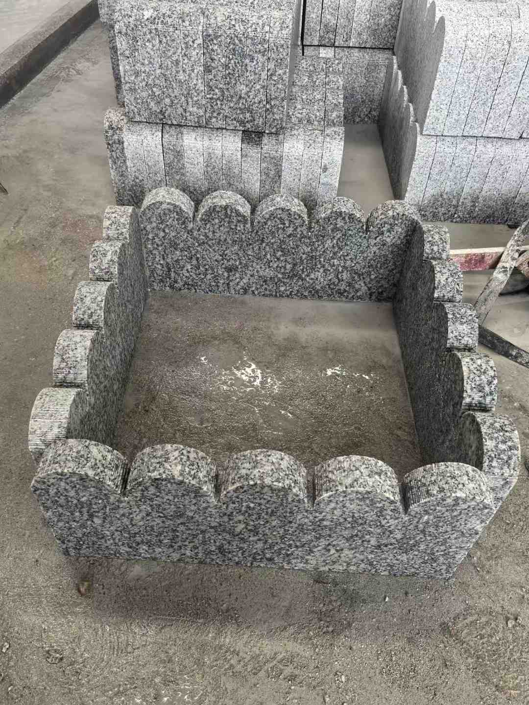 龙岩 花边石、花坛围栏石、花池界石、菜园栅栏石、镶边石、波浪状界石介绍