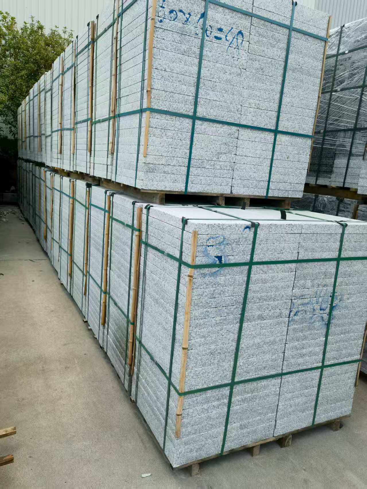 龙岩 大花芙蓉白火烧成品，市政园林广场地铺石