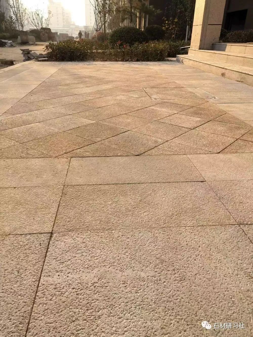 龙岩黄金麻石材铺装