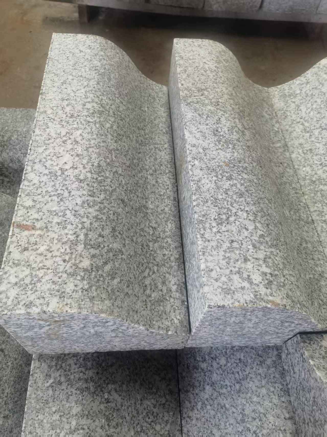 龙岩芙蓉白S型拉丝面路沿石